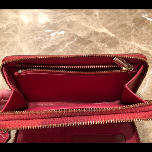 Pink Coach Wallet - Picture 3 of 4